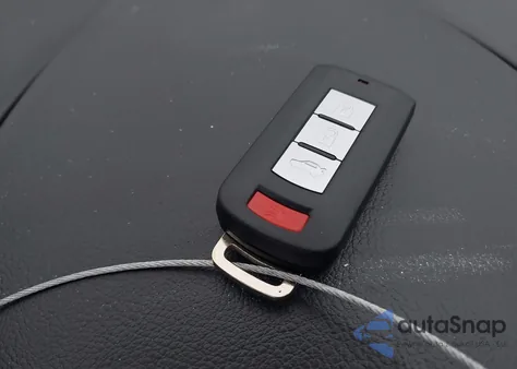 2018 Mitsubishi Outlander Le z USA, uszkodzony, nr VIN JA4AD3A34JZ033187